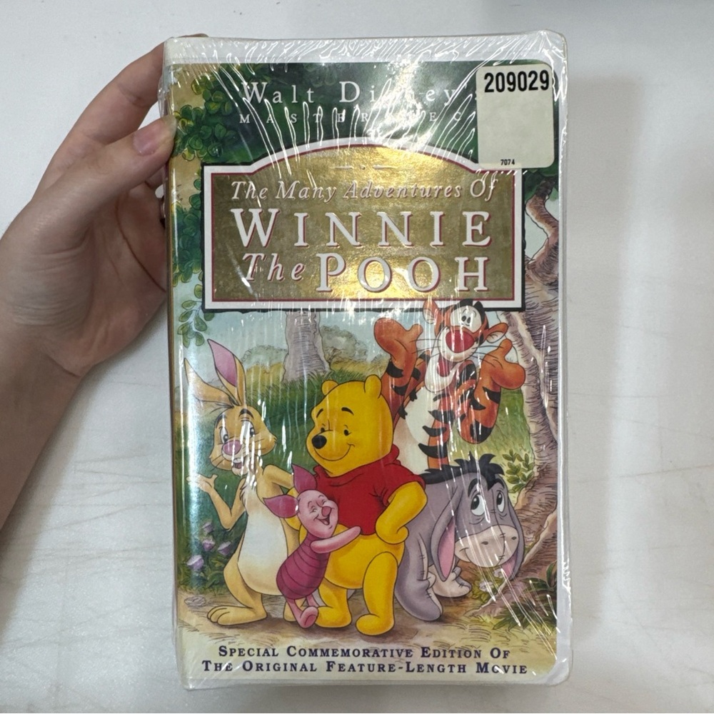 Sealed Walt Disney Masterpiece The Many Adventures Of Winnie the Pooh VHS, 1996